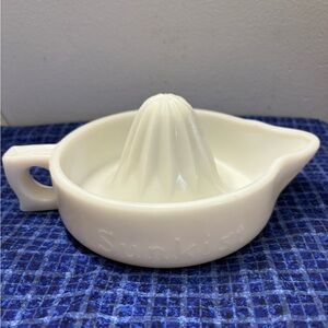 Sunkist White Citrus Juicer